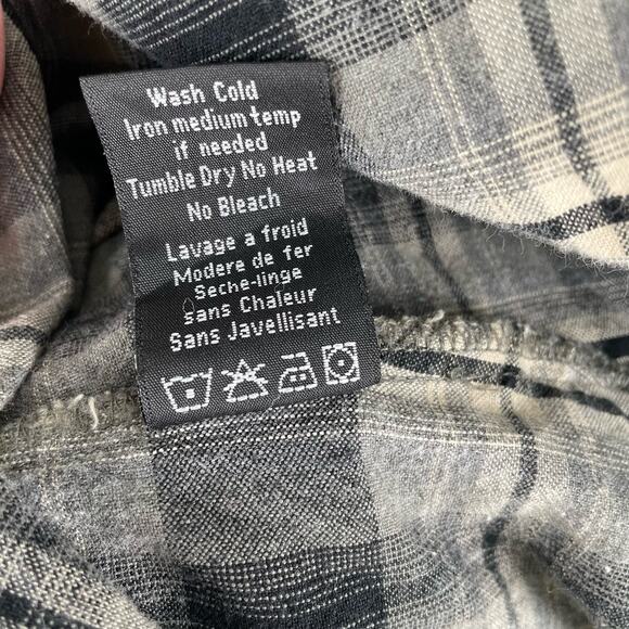 Kuhl Women's Medium Long Sleeve Pearl Snap Button Down Shirt Black Plaid - Picture 6 of 9